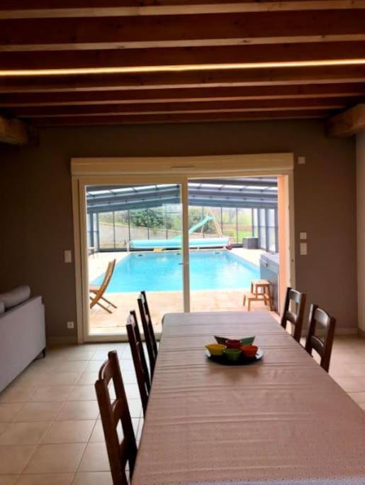 Gite La Bergerie, Piscine Chauffee, Couzon Exterior photo